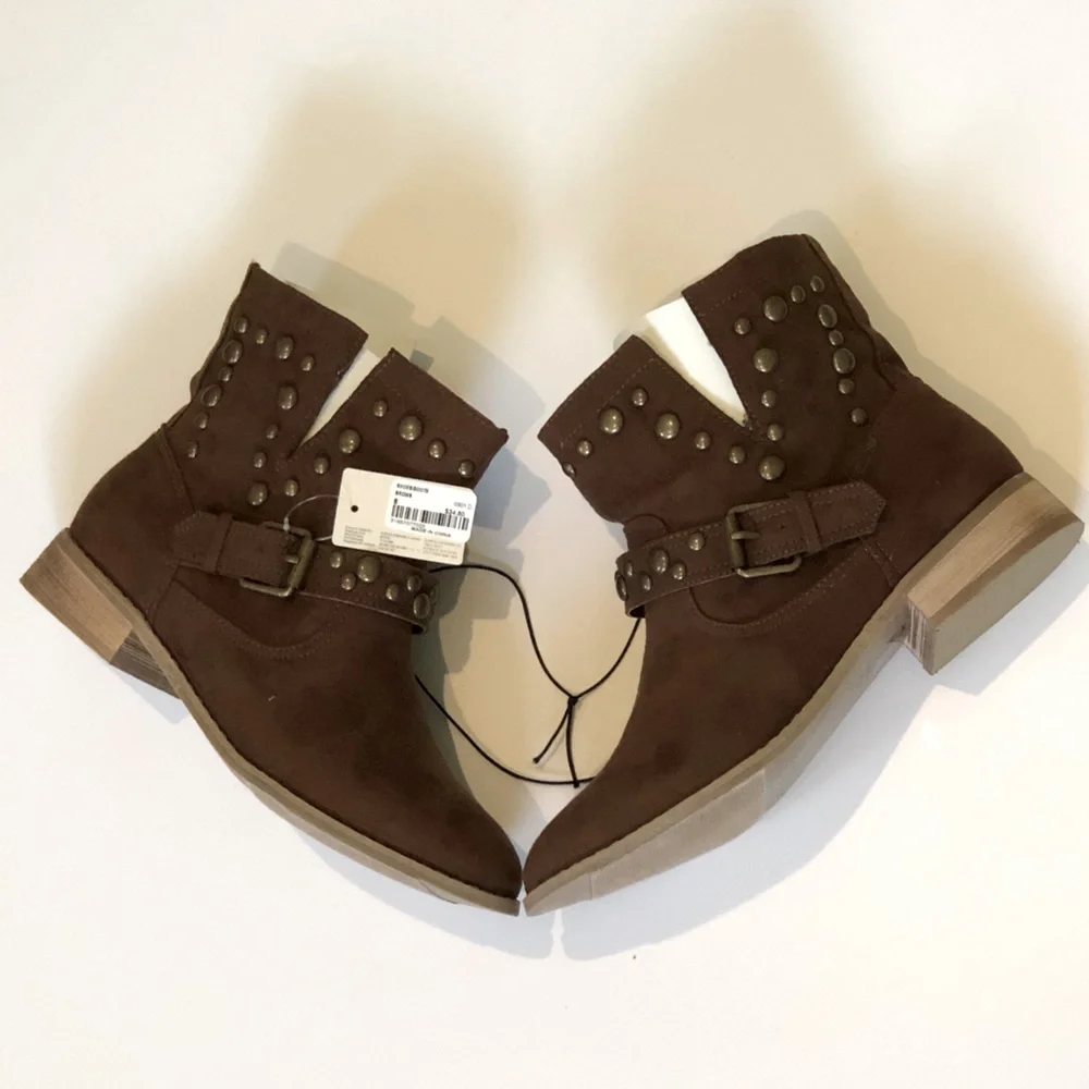 Brown Boots with Studs - Picture 2 of 5